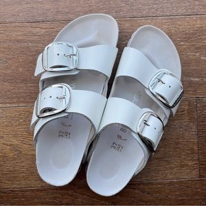 Birkenstock Arizona big buckle white sandals